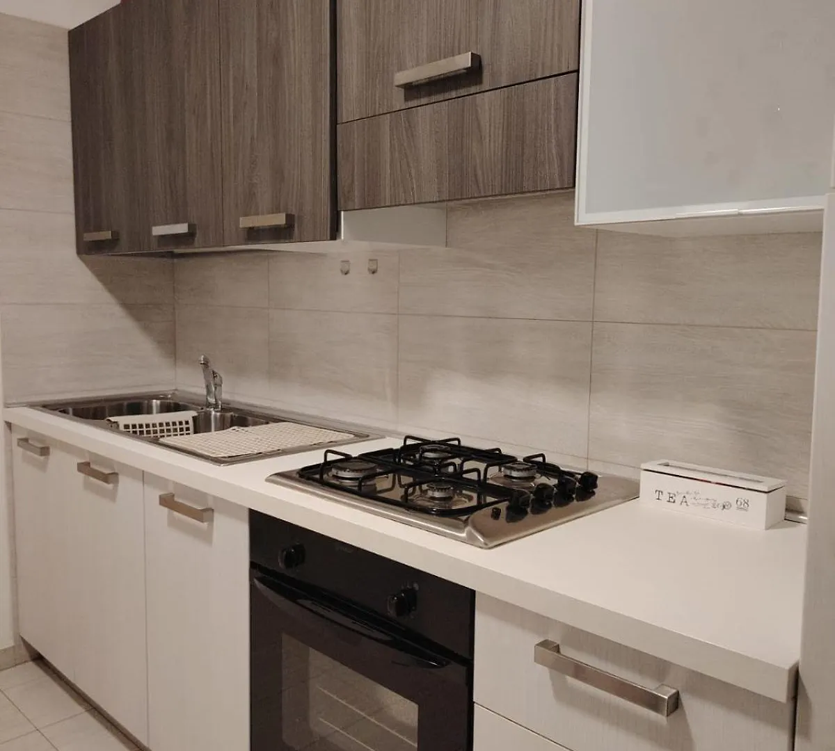 Eli'S Beach House Torre delle Stelle Apartment